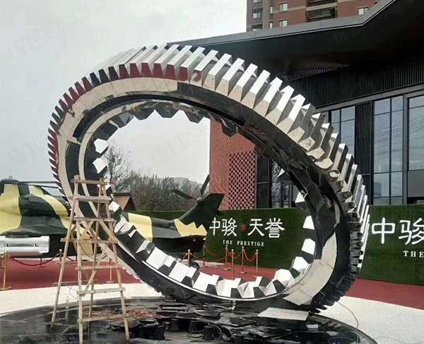 為什么越來(lái)越多的地方選擇定做景觀不銹鋼雕塑？