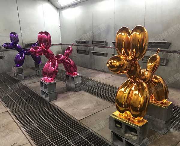 不銹鋼雕塑制作需要注意什么?