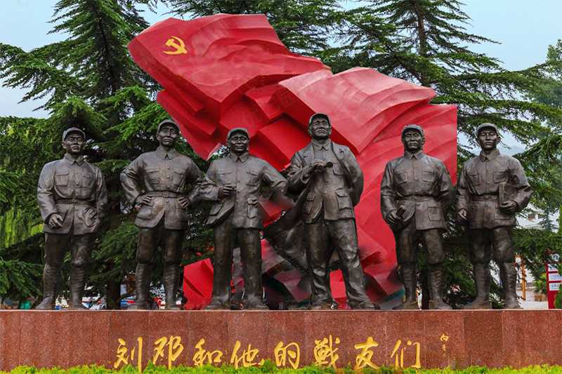 革命人物雕塑，劉鄧和他的戰(zhàn)友們雕像