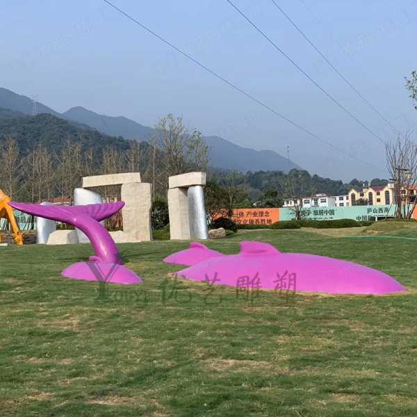 小區(qū)景觀雕塑規(guī)劃時要注意什么呢?